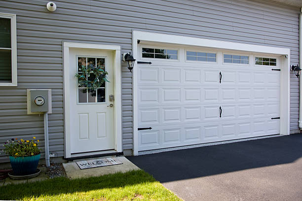 24/7 Emergency Garage Door Panel Replacement experts in Mosheim, TN